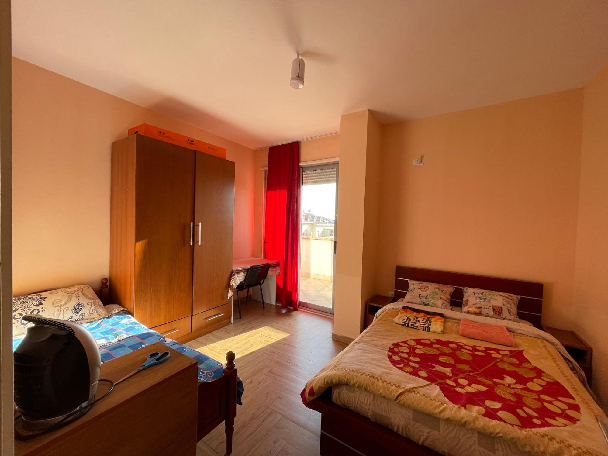 B&B - Private Rooms Тирана Стая снимка